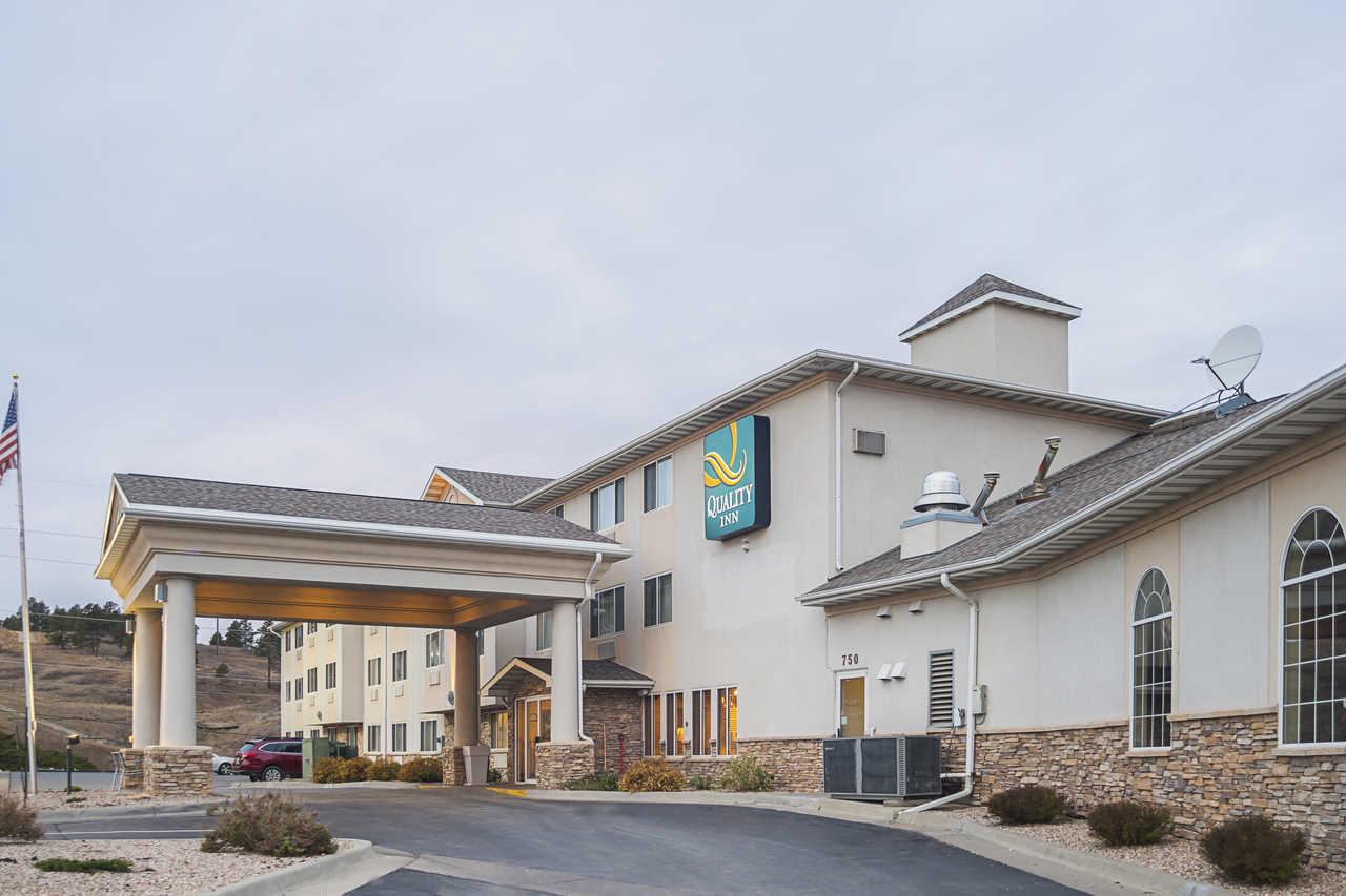 Quality Inn Near Monument Health Rapid City Hospital Exterior photo